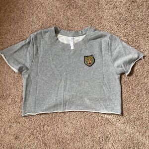 RVCA woman’s sweatshirt/T-Shirt with Embroidered Tiger Patch